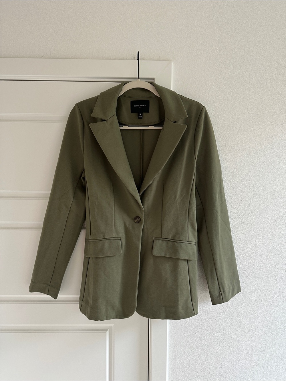 NWOT Banana Republic Olive Green Tailored Blazer Medium